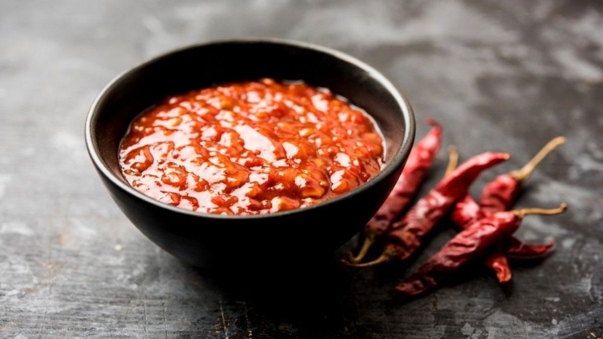 Best Schezwan Sauce Recipe In 30 Mins - Step By Step | Bakaasur The ...