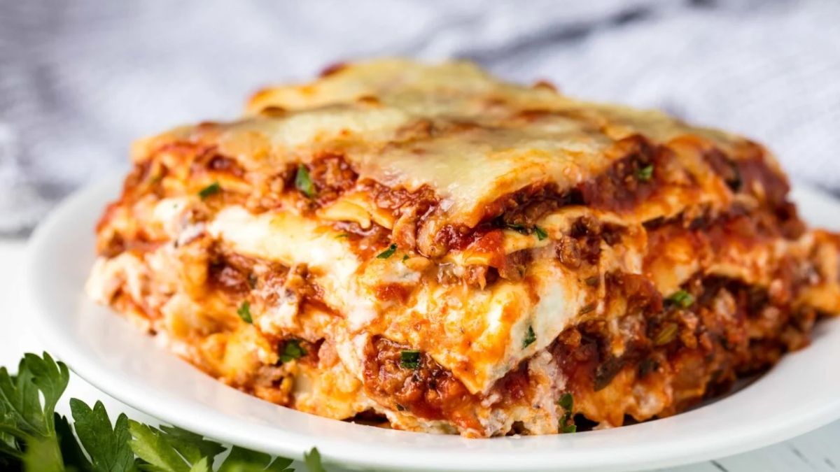 Best Easy Lasagna Recipe In 40 Mins | Lasagne | Bakaasur The Food Blog