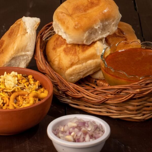 Best Places to Eat Misal in Mumbai
